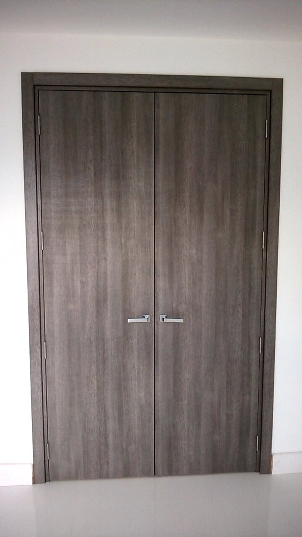 Double Door Tranche Grey